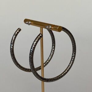 21 Earrings Hoops Textured Gunmetal Fashion